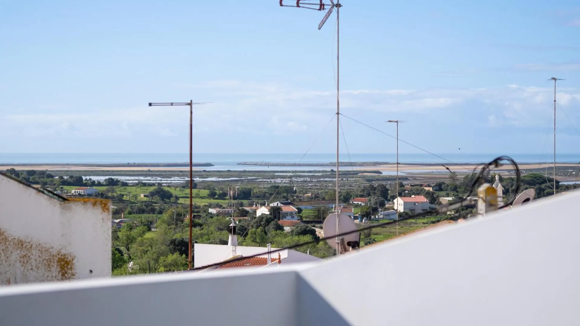 Family-Friendly Home With Ac & Patio By Lovelystay Portimão