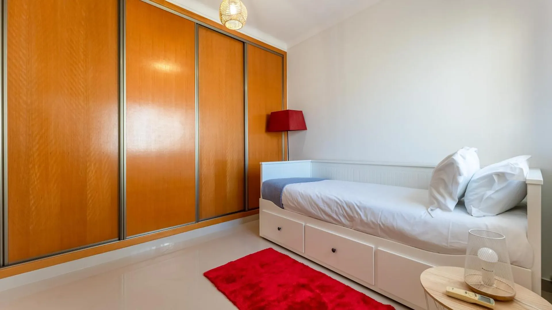 Family-Friendly Home With Ac & Patio By Lovelystay Portimão Portugalia