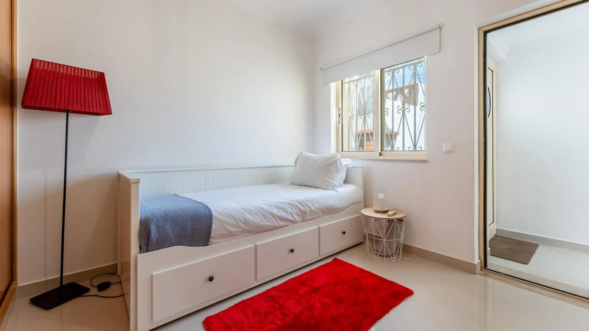 Family-Friendly Home With Ac & Patio By Lovelystay Portimão 0*,  Portugália