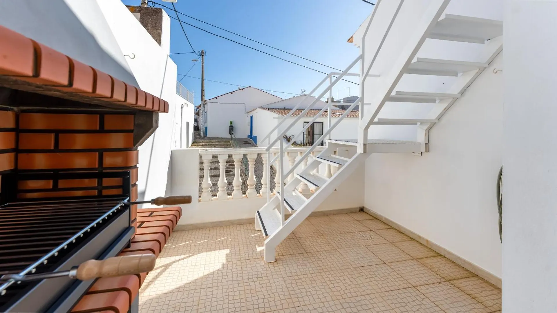 Family-Friendly Home With Ac & Patio By Lovelystay Portimão