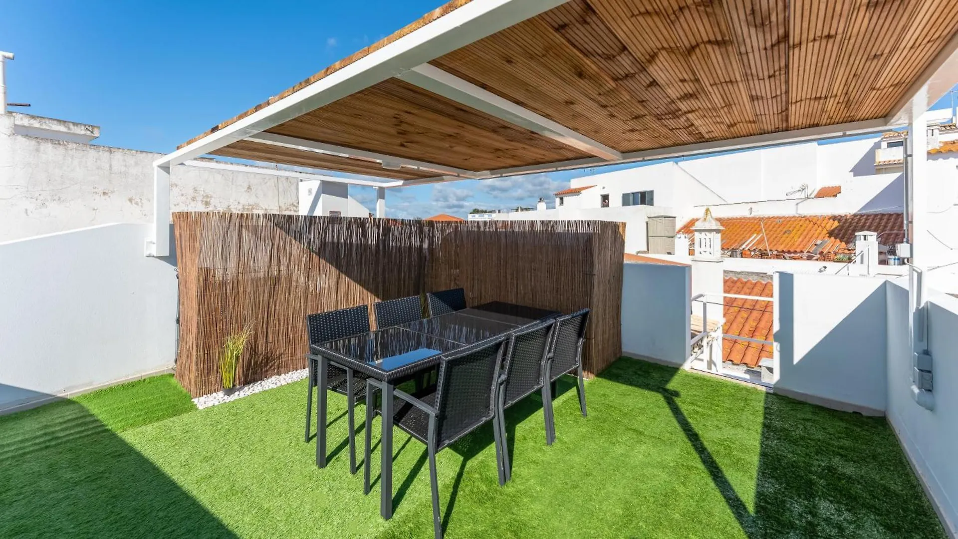 Family-Friendly Home With Ac & Patio By Lovelystay Portimão 0*,  Portugalia