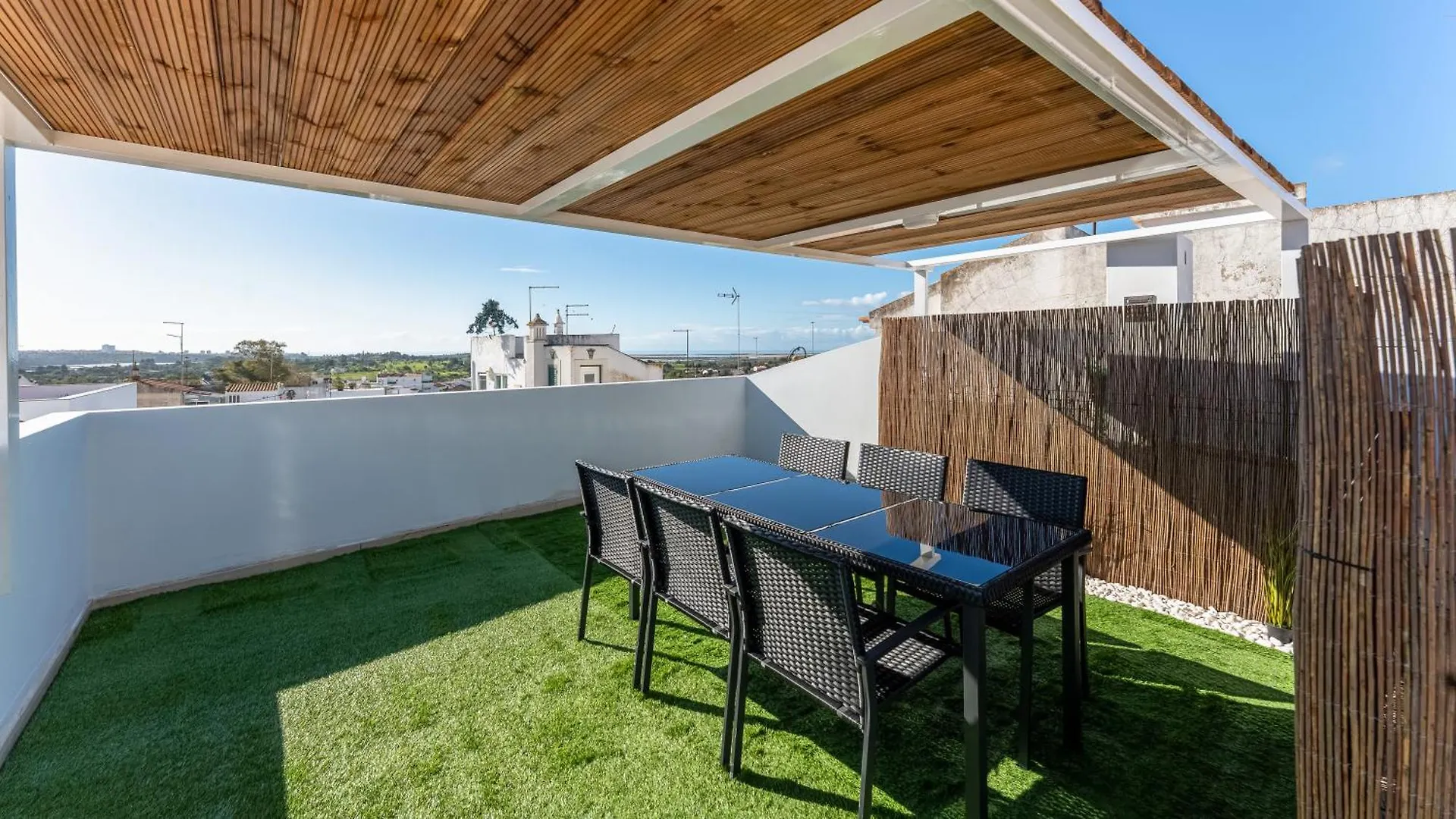Family-Friendly Home With Ac & Patio By Lovelystay Portimão Dom wakacyjny