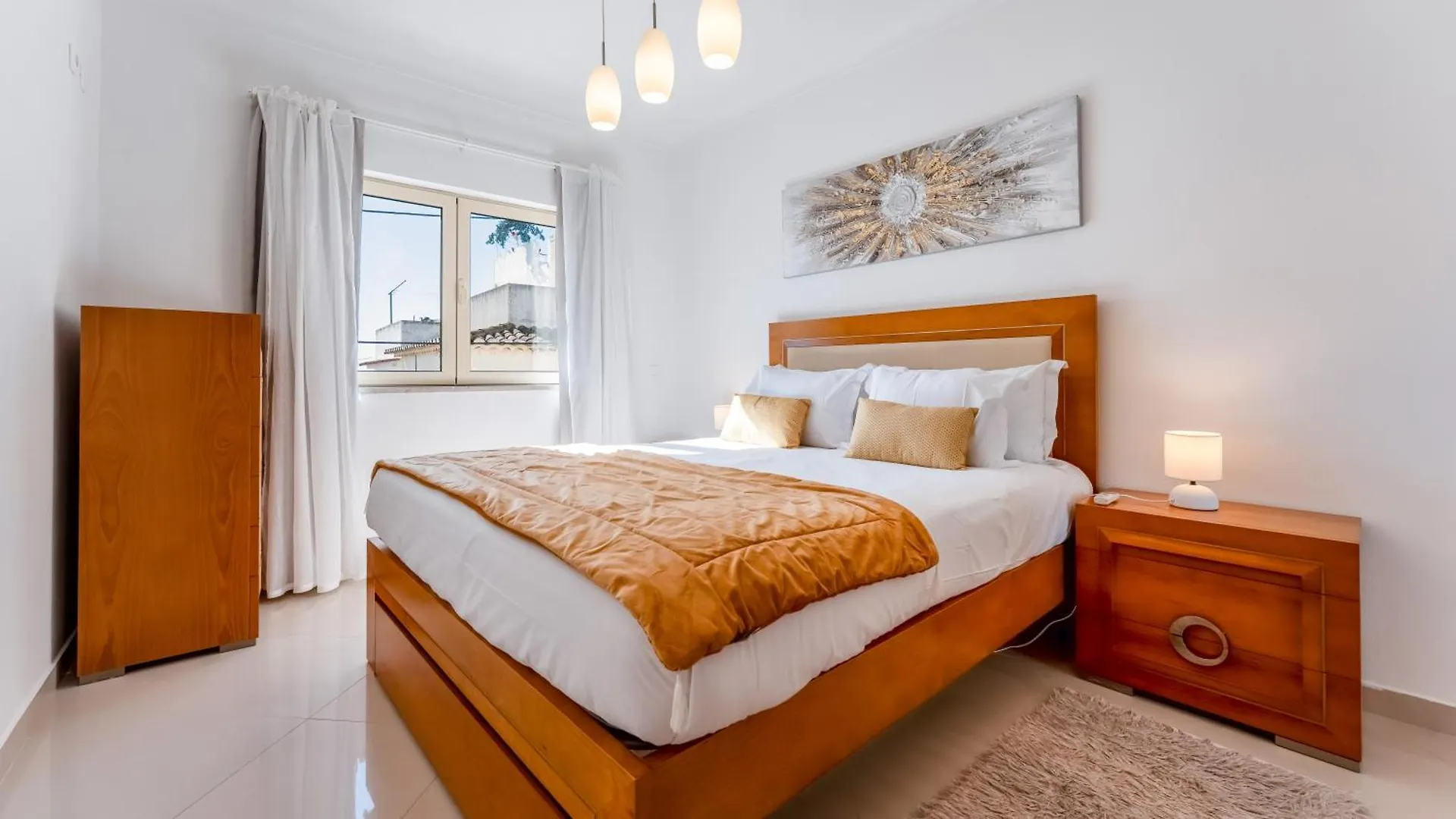 Family-Friendly Home With Ac & Patio By Lovelystay Portimão 0*,  Portugalia